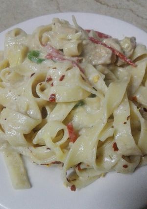 A picture of Alfredo fusion pasta.