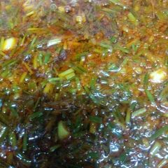 A picture of Green garlic chutney.