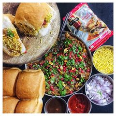 A picture of Spicy Kutchi Dabeli.