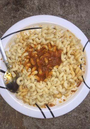 A picture of Macaroni and stew.