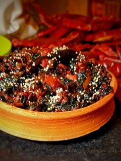বড়ি পোস্ত দিয়ে লাল শাক ভাজা (Bodi post to diye Lal shak bhaja) রেসিপির প্রধান ছবি