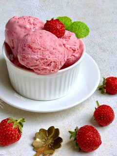 Foto resep Homemade Strawberry Ice Cream