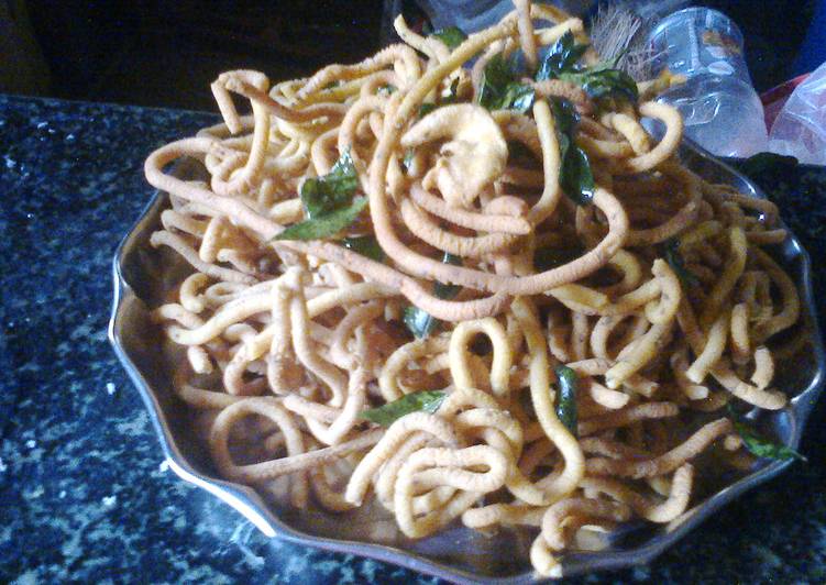 Crispy murukku