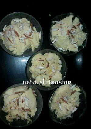 A picture of Mango milk dry fruits ice cream.