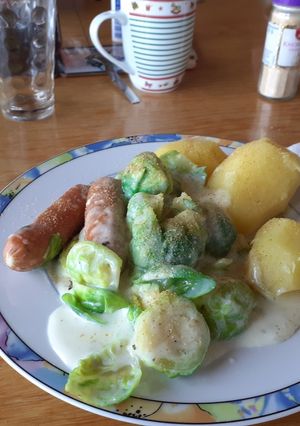 Krumplis kolbászos kelbimbó recept fotója