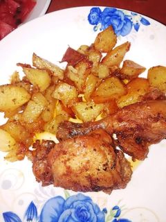 Sült csirkecomb fűszeres sült krumplival recept fotója