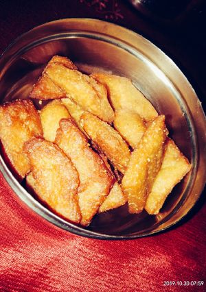 शक्करपारे (Shakarpare recipe in Hindi) रेसिपी मुख्य फोटो