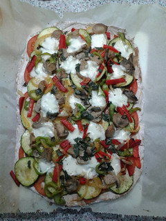 Una foto de Pizza vegetal con masa sin gluten