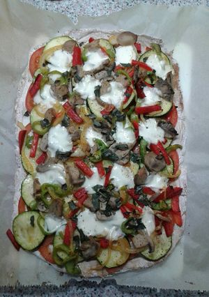 Foto principal de Pizza vegetal con masa sin gluten