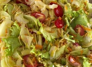 Foto de Salada de Alface, Tomate e Cenoura