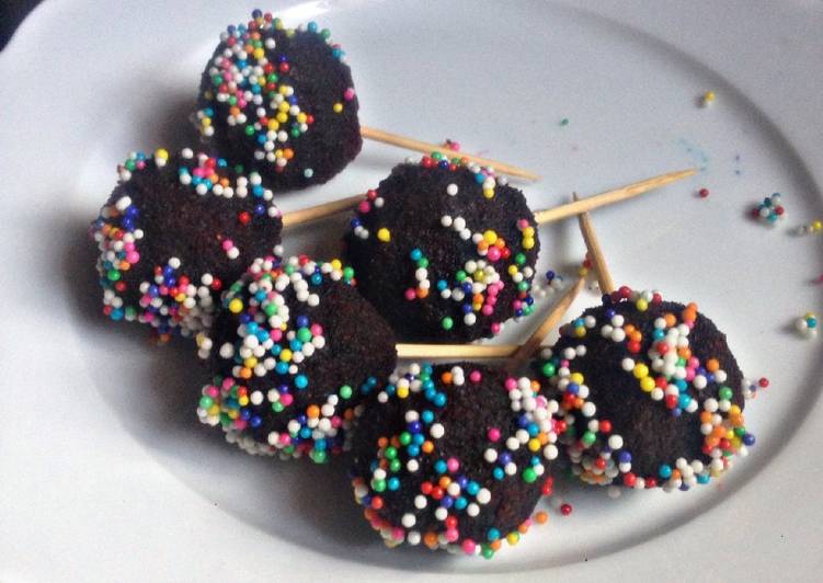 Steps to Prepare Speedy Chocolate cake balls