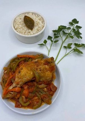 Une photo de Poulet Basquaise