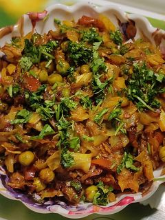 कोबीची भाजी (kobichi bhaji recipe in marathi) रेसिपी चे मुख्य फोटो