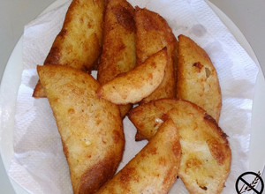 Una foto de Empanadas Sin Gluten de Harina PAN y Almidón de Maíz 🍌🥟🧀🥟🍌