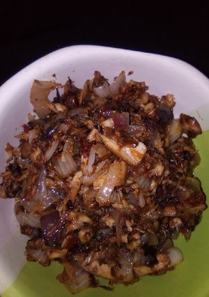Sauce din kifi da Albasa ainihin hoton girkin