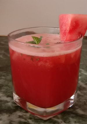 તરબૂચ જ્યુસ (Watermelon Juice Recipe In Gujarati) રેસીપી મુખ્ય ફોટો