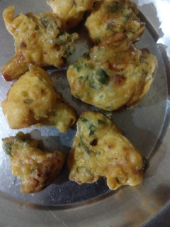 गोभी के पकोड़े (Gobhi ke pakore recipe in hindi) रेसिपी मुख्य फोटो