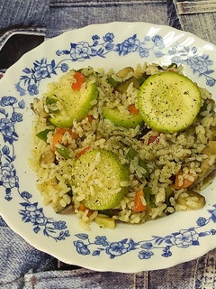 Una foto de Arroz salteado con verduras y especias