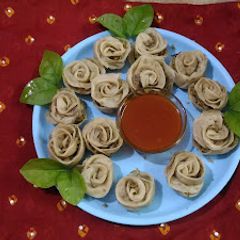 A picture of Rose shaped veg momos.