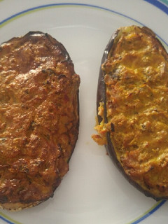 Una foto de Berenjenas rellenas de cebolla y champiñón (dieta)