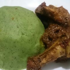 A picture of Fried chicken and mokimo.