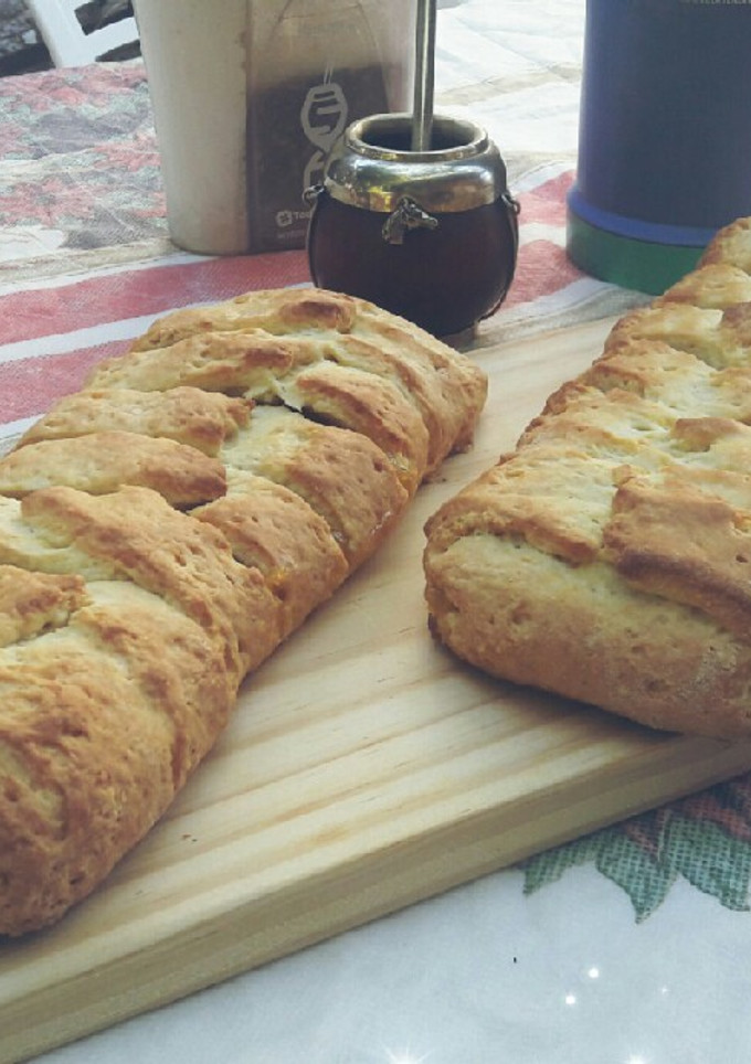 Una foto de Trenza de naranja rellena con dulce de batata😋