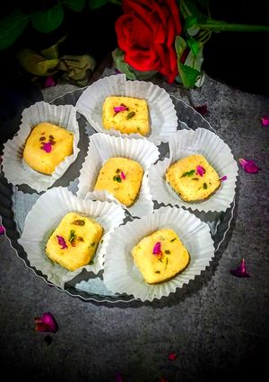 A picture of Kesari kalakand.