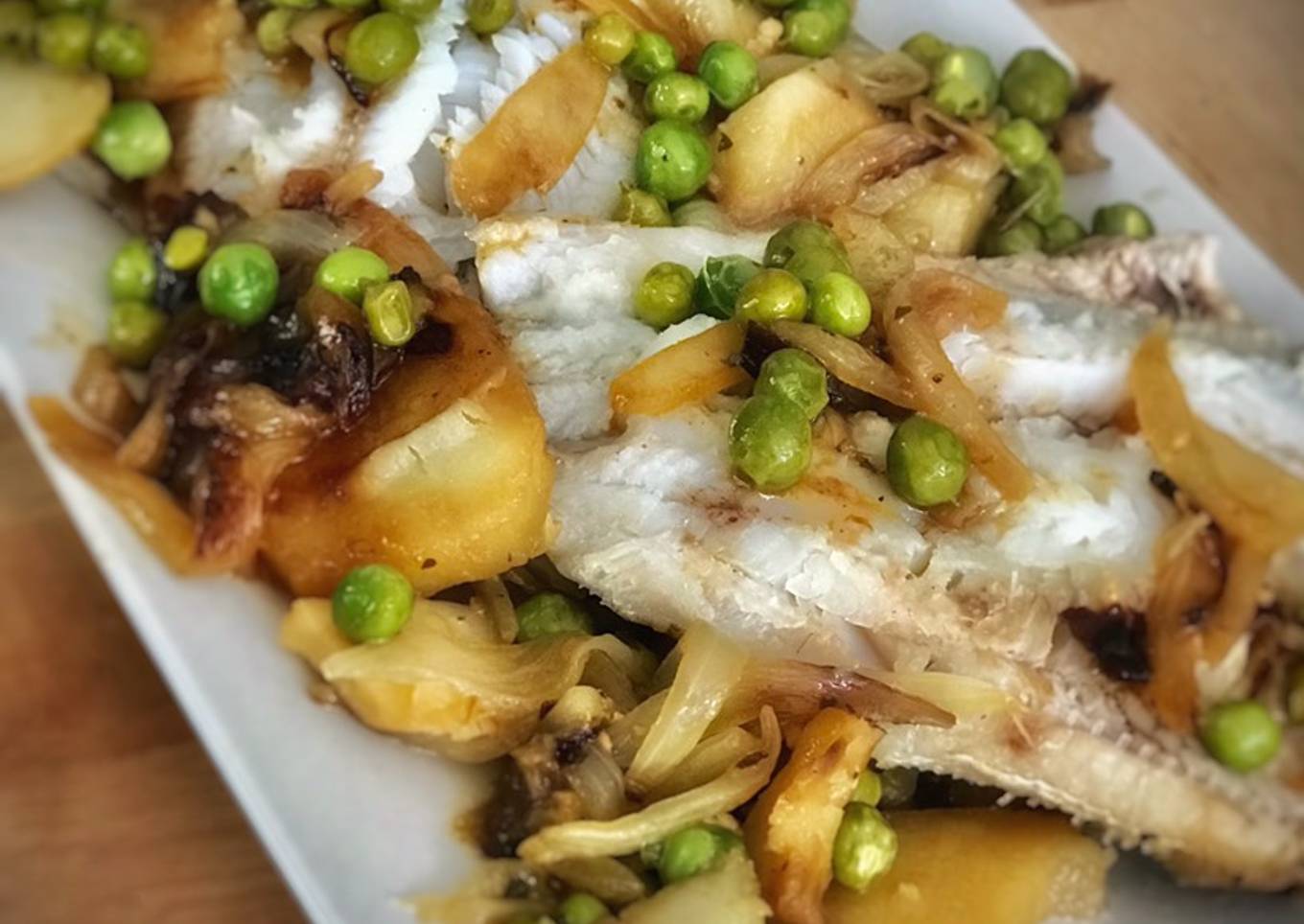 Jurel guisado con patata y cebolla