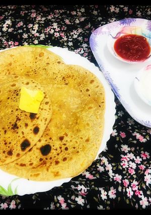 A picture of Whole wheat paneer stuffed parathas.