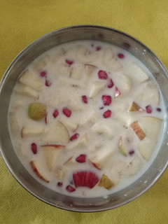 ફ્રૂટ સલાડ (Fruit Salad Recipe In Gujarati) રેસીપી મુખ્ય ફોટો