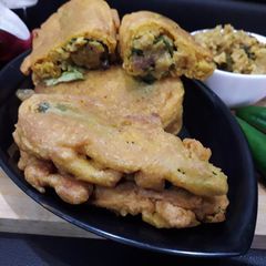 Jodhpuri mirchi vada A picture of Jodhpuri mirchi vada.