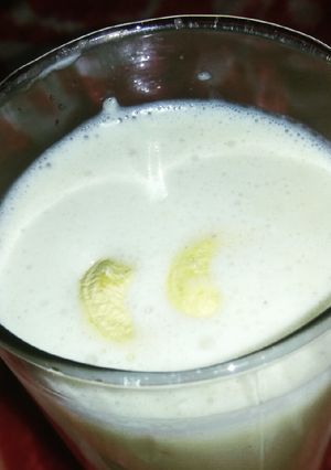 বাদাম লস্যি (Badam Lassi recipe in bengali) রেসিপির প্রধান ছবি