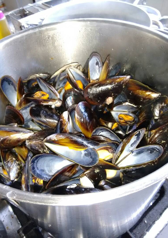 Una foto de Mejillones al vapor