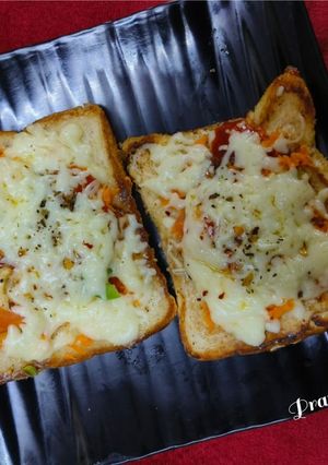 A picture of Bread Pizza.