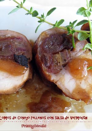 Una foto de Lomos de Conejo Rellenos con Salsa de Vermouth