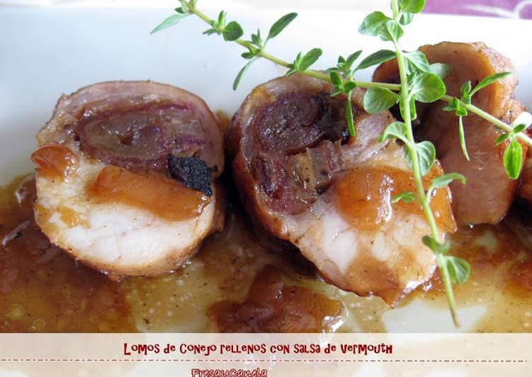 Lomos de Conejo Rellenos con Salsa de Vermouth