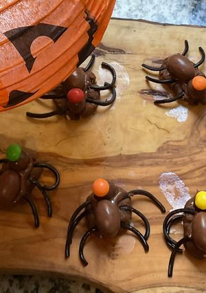 Une photo de 🎭🕷️Araignées 🕷️ 🎨d’Halloween 👻