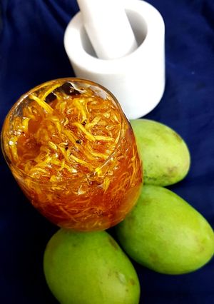 आम का खट्टा मीठा अचार (Aam ka khatta meetha achar recipe in Hindi) रेसिपी मुख्य फोटो