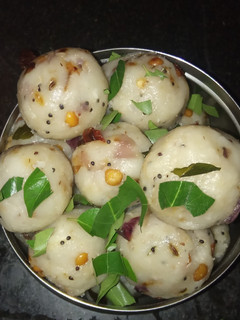 நீர் உருண்டை (Neer urundai recipe in tamil) செய்முறை முக்கிய புகைப்படம்