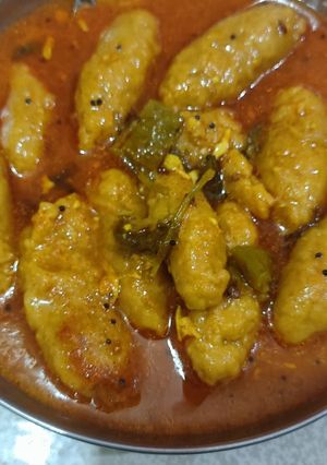 A picture of દૂધીના રસમુઠિયા.