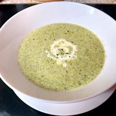 A picture of My Cheese & Broccoli Chowder 😉.