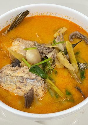 A picture of Creamy Tom Yum Grouper Head.