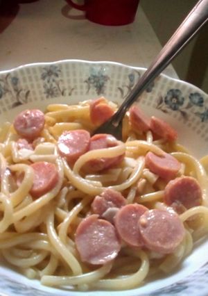 Una foto de Fideos con salchicha 😋, lechosos y deliciosos 🤤😵😍