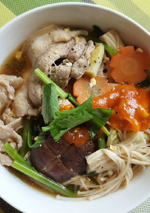 รูปของ สุกี้หมูสไลซ์น้ำดำ