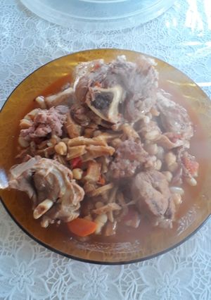 Una foto de Cazuela de mondongo con patitas de cerdo