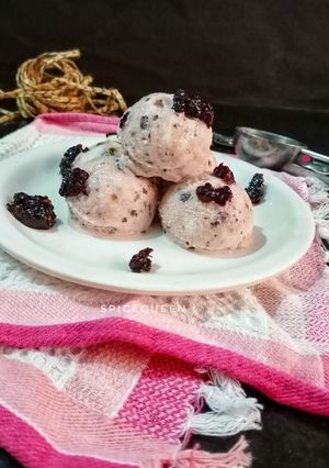 A picture of Blackcurrant Frozen Yoghurt Ice cream.