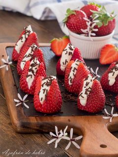 Una foto de Fresones rellenos de crema de queso