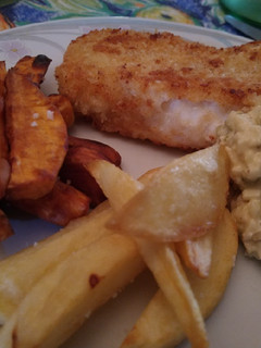 Una foto de Pescado y papas fritas (fish & chips)