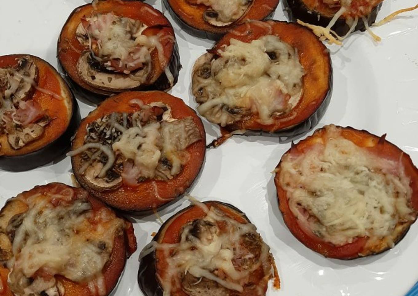 Mini pizzas con base de berenjena