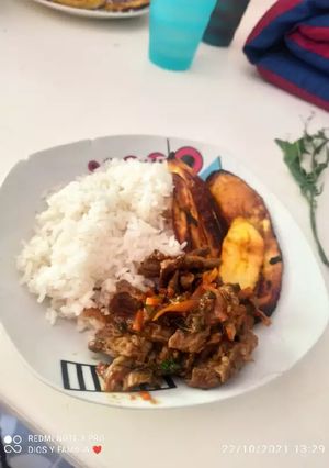 Una foto de Carne con verduras en Juliana
